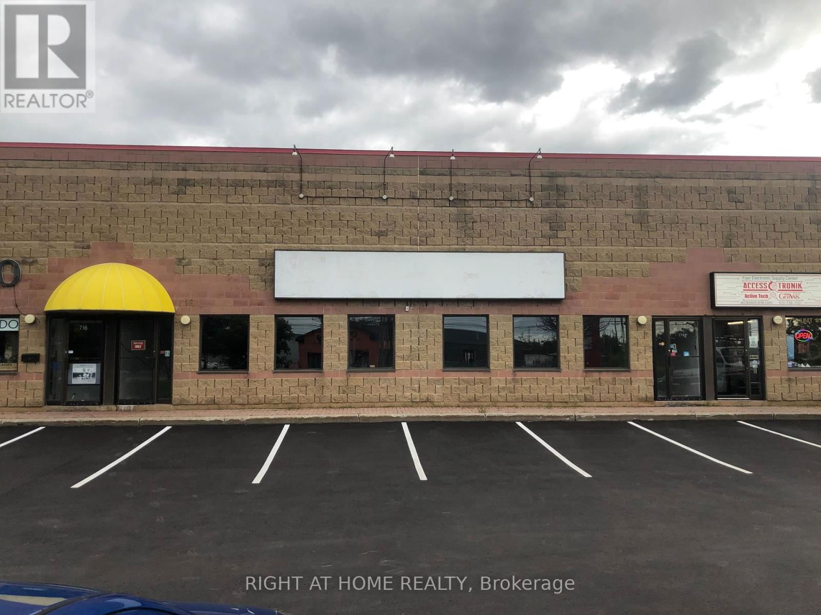716 INDUSTRIAL AVENUE Image 1