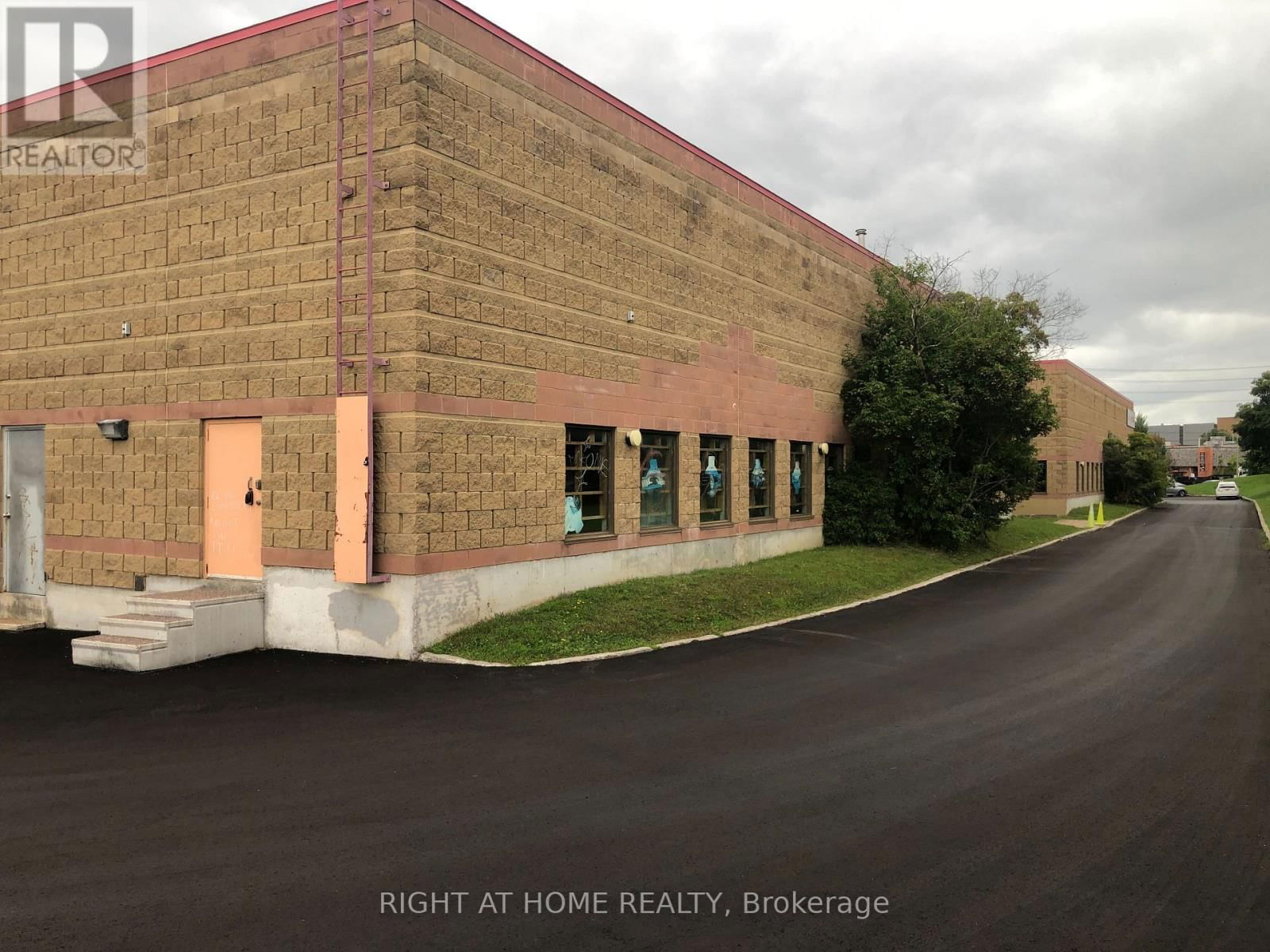 716 INDUSTRIAL AVENUE Image 16