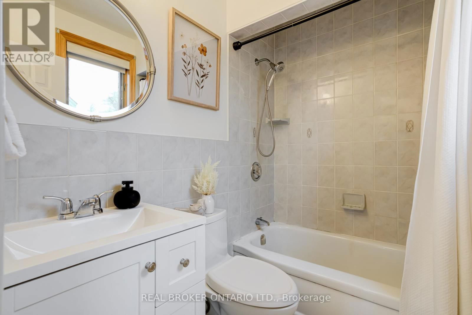 21 GAILMONT DRIVE Image 16