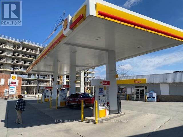 80 DUNDAS STREET EAST Image 10