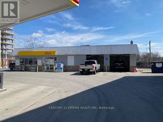 80 DUNDAS STREET EAST Image 12