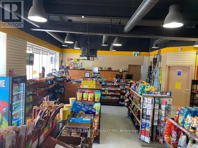 80 DUNDAS STREET EAST Image 21