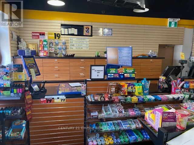 80 DUNDAS STREET EAST Image 24