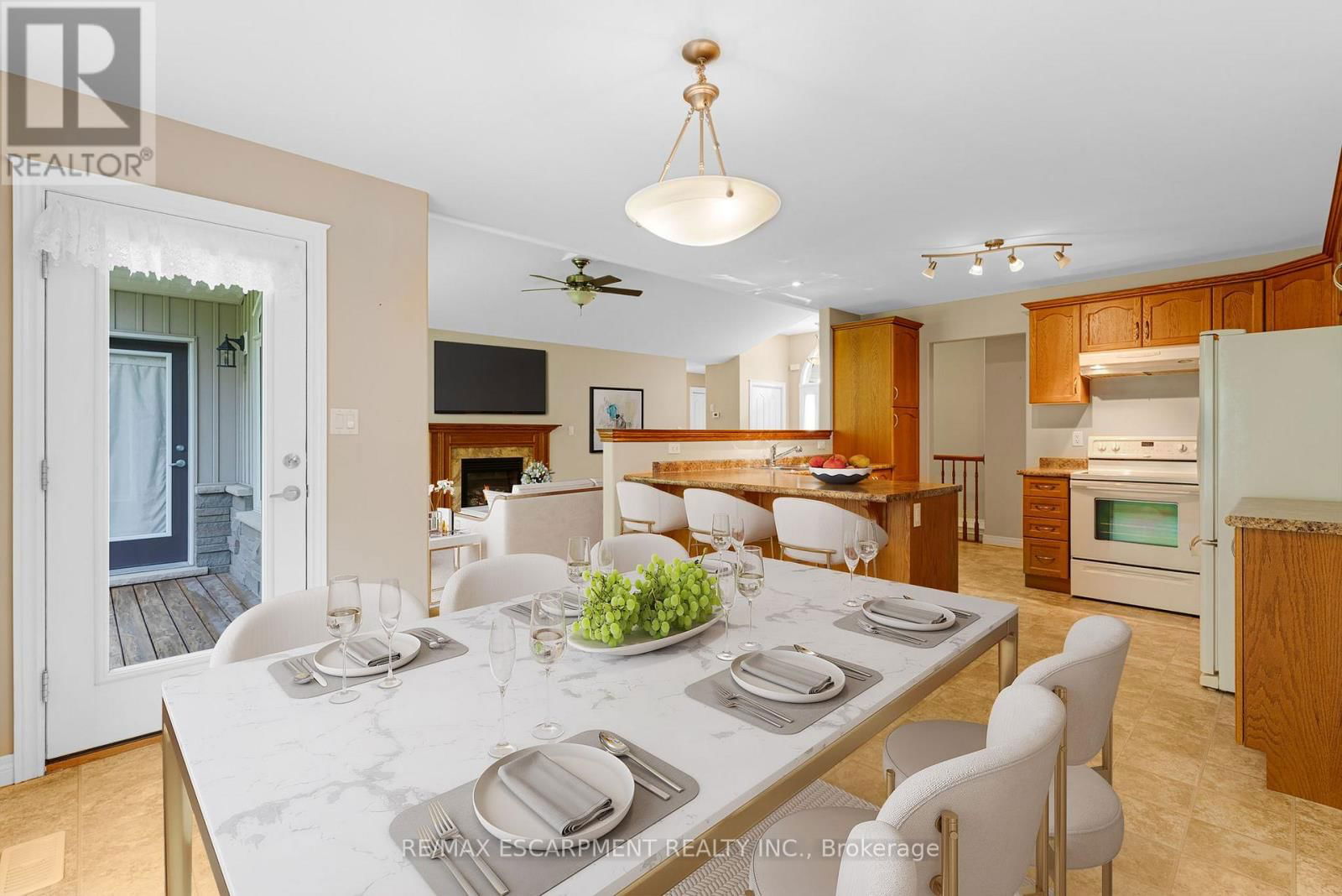 18 RIVERSIDE CIRCLE Image 14