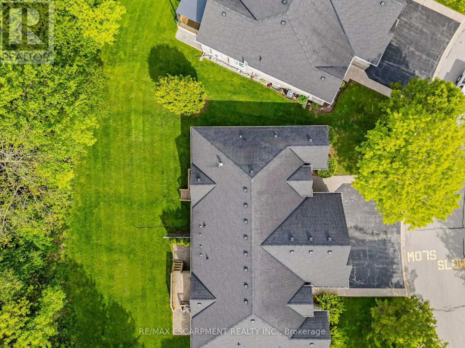 18 RIVERSIDE CIRCLE Image 38