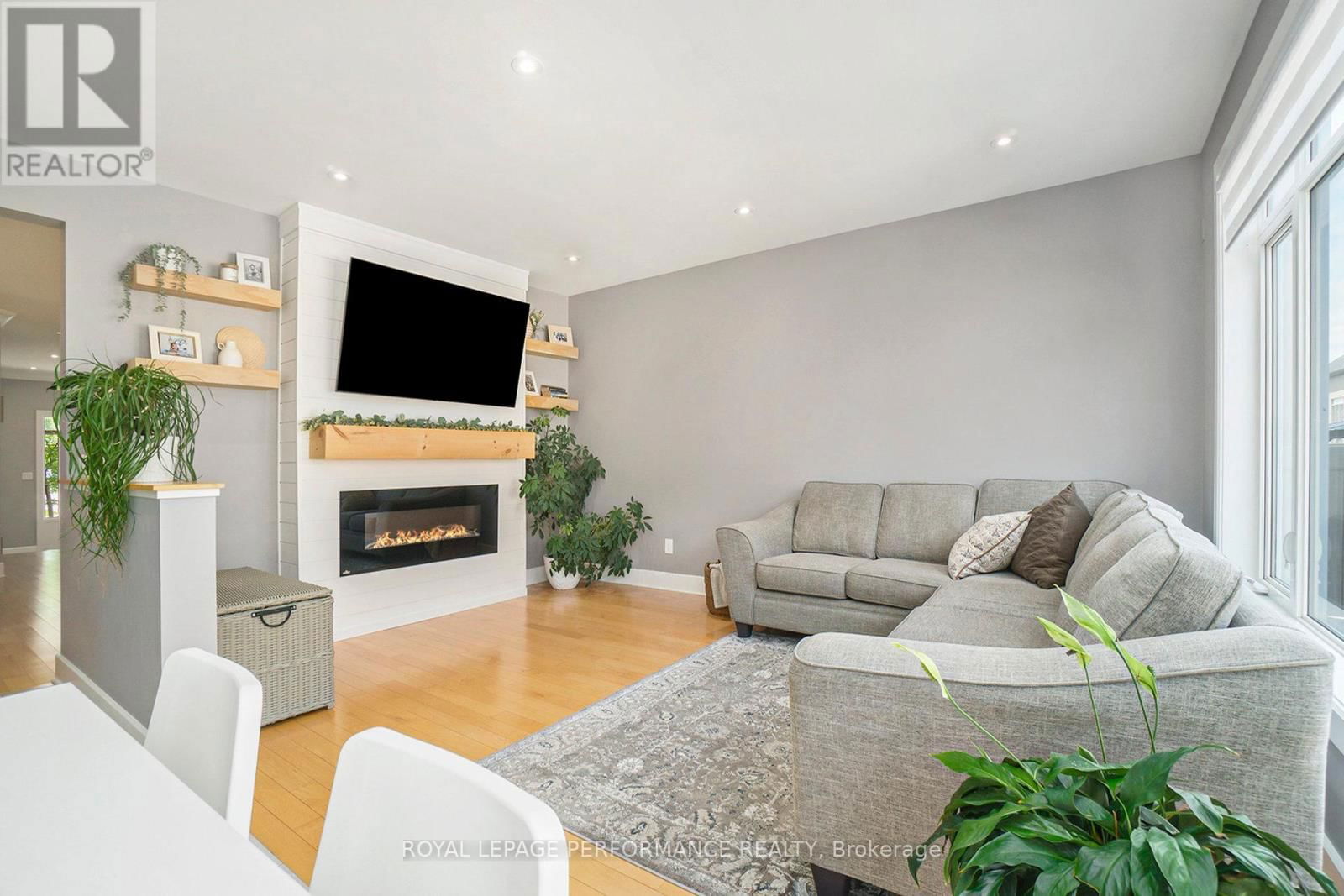 235 FOUNTAINHEAD DRIVE Image 25