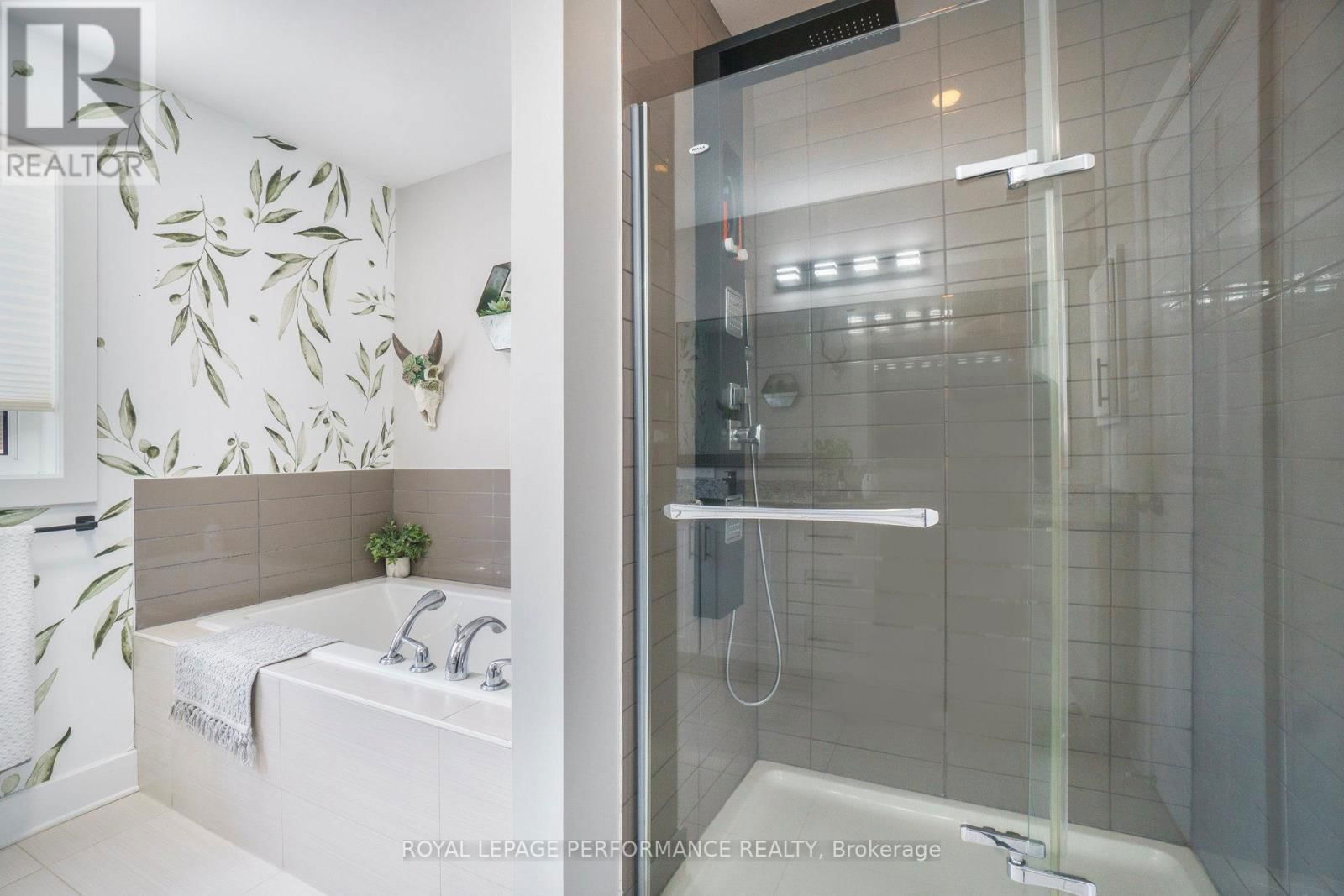 235 FOUNTAINHEAD DRIVE Image 33