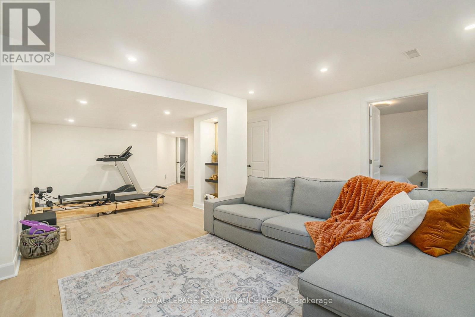 235 FOUNTAINHEAD DRIVE Image 40