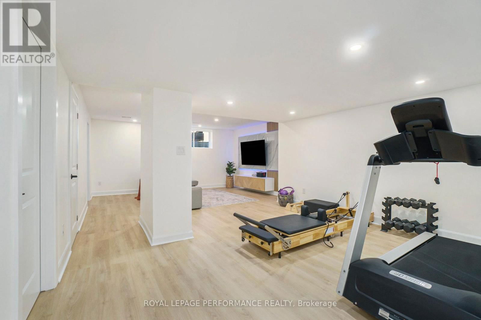 235 FOUNTAINHEAD DRIVE Image 43