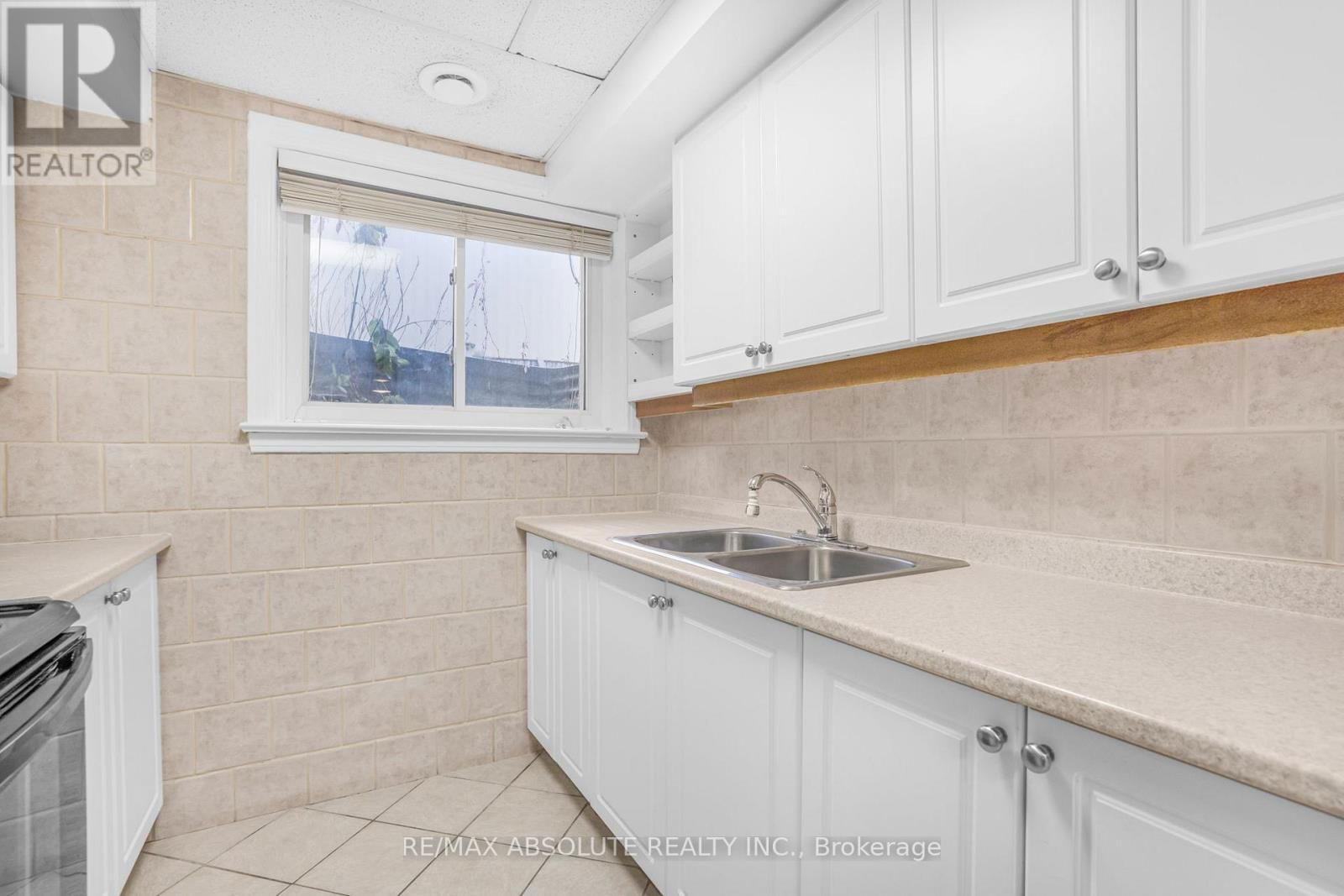 408-410 ALLEN BOULEVARD Image 21