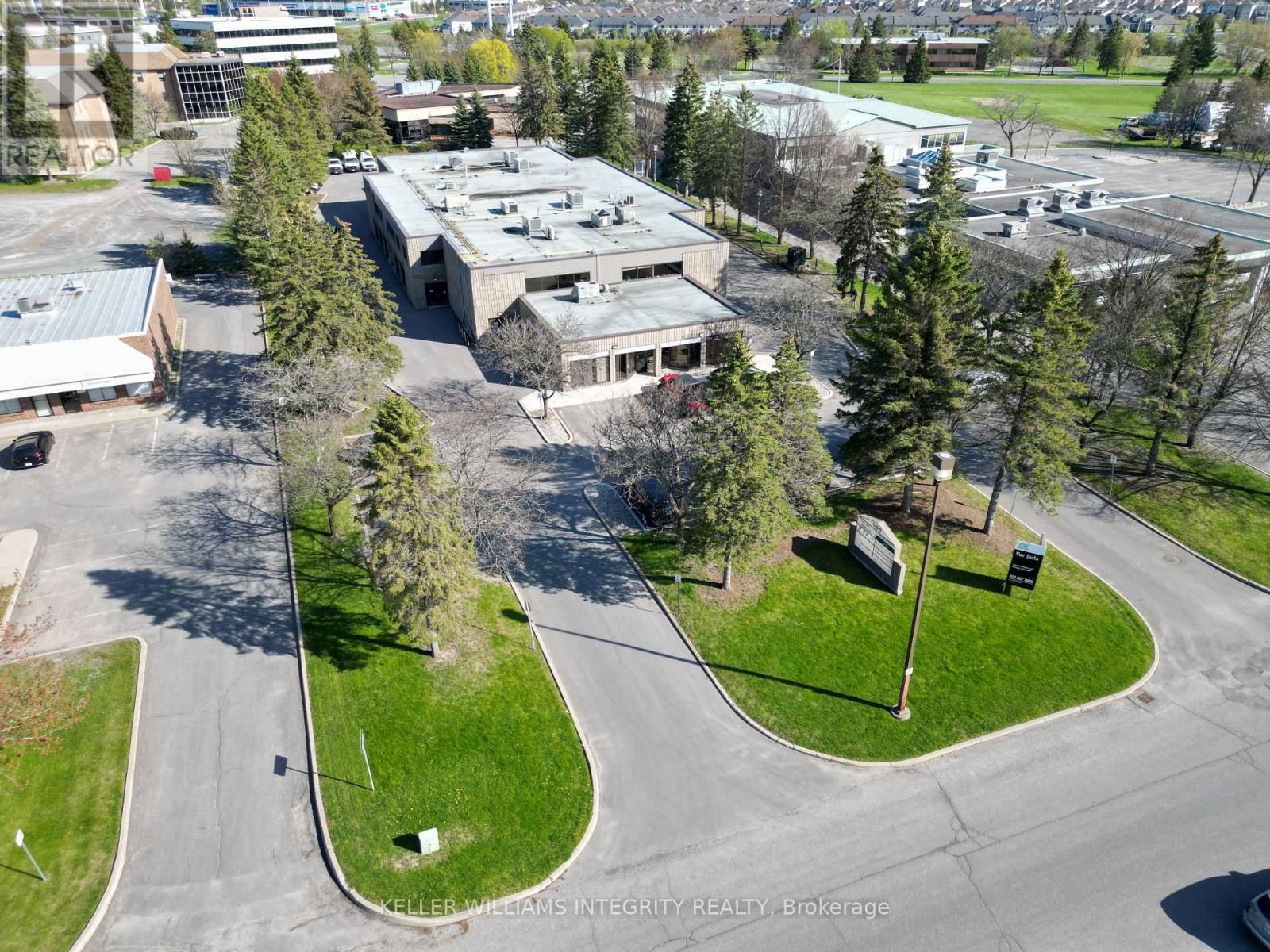 3 - 155 TERENCE MATTHEWS CRESCENT Image 1