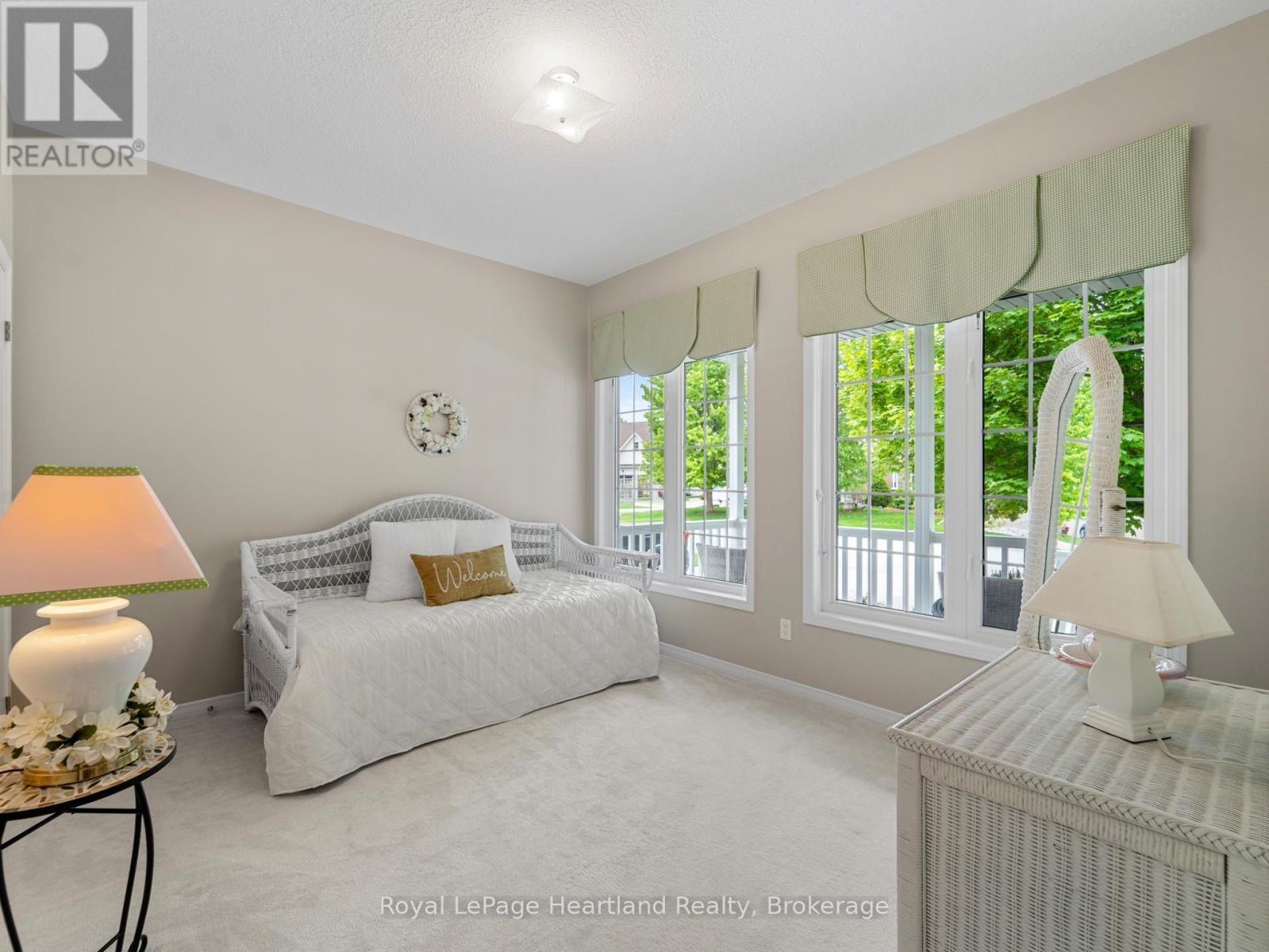 23 STORNOWAY CRESCENT Image 11