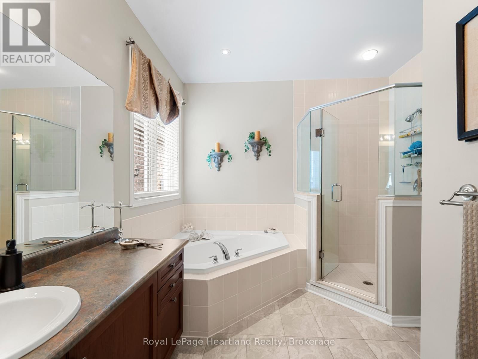 23 STORNOWAY CRESCENT Image 27