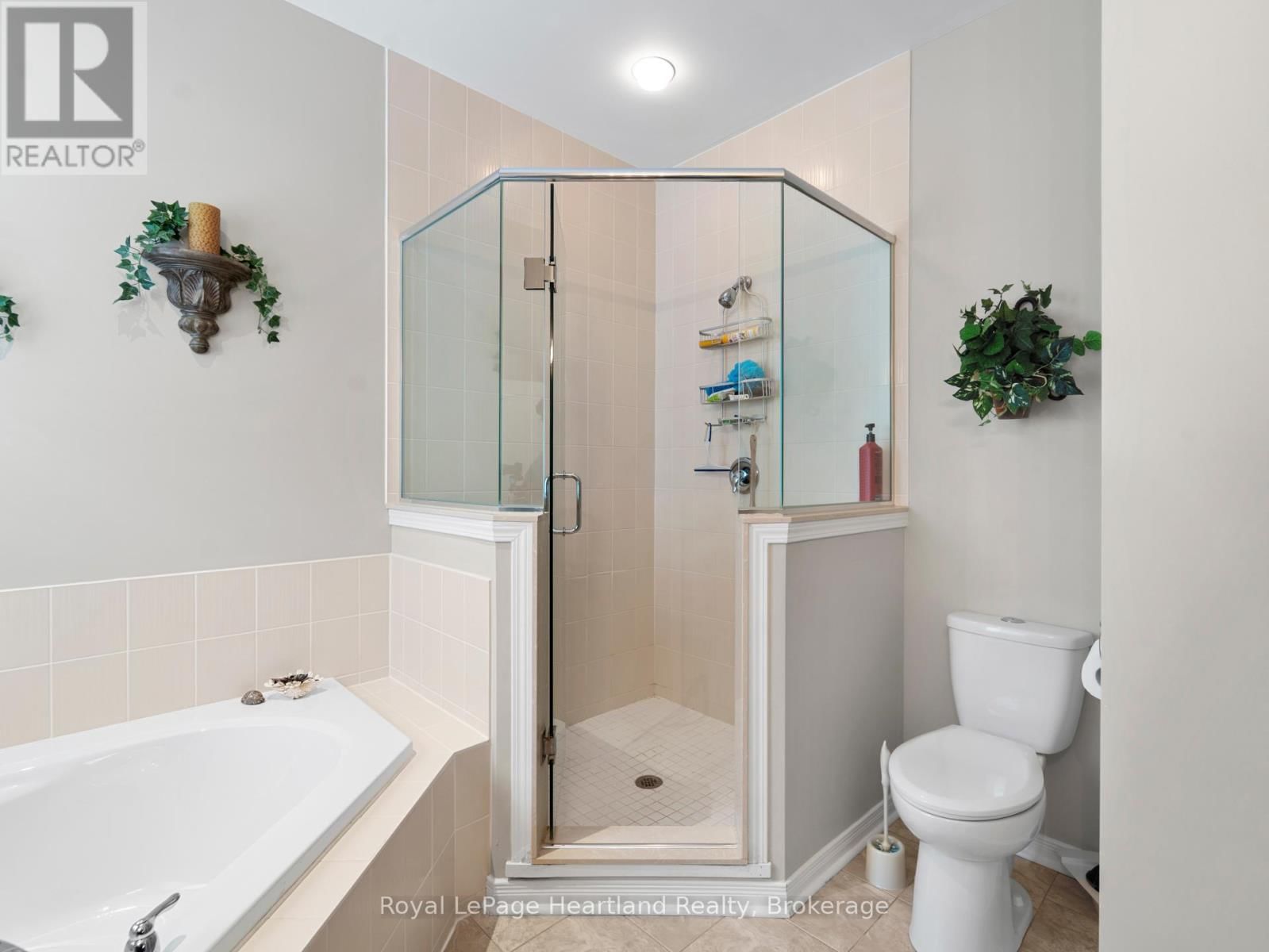 23 STORNOWAY CRESCENT Image 28