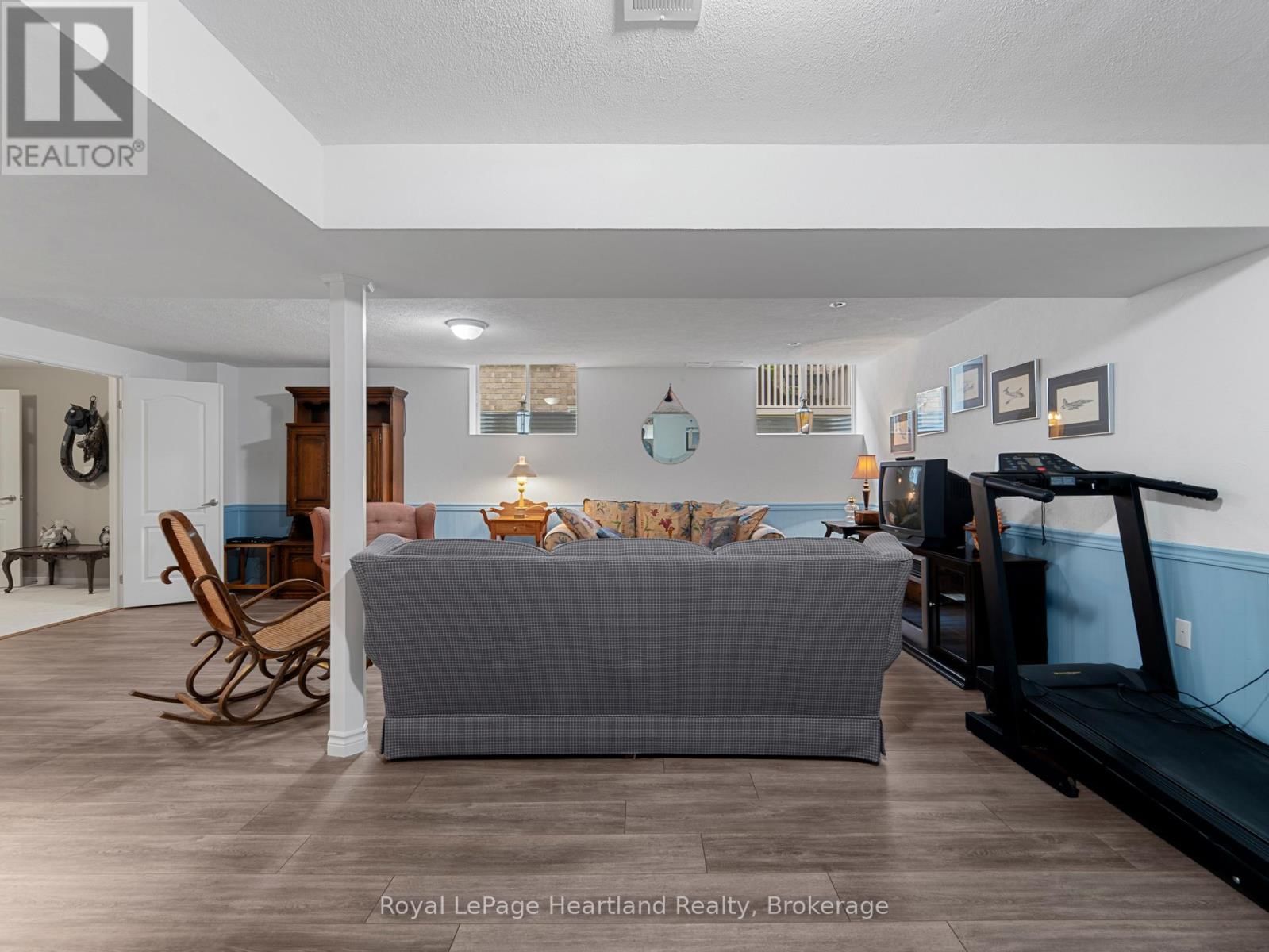23 STORNOWAY CRESCENT Image 37