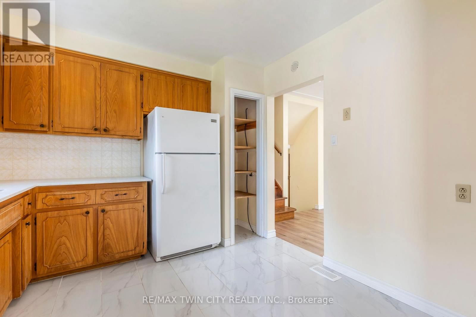 413 CARSON DRIVE Image 10