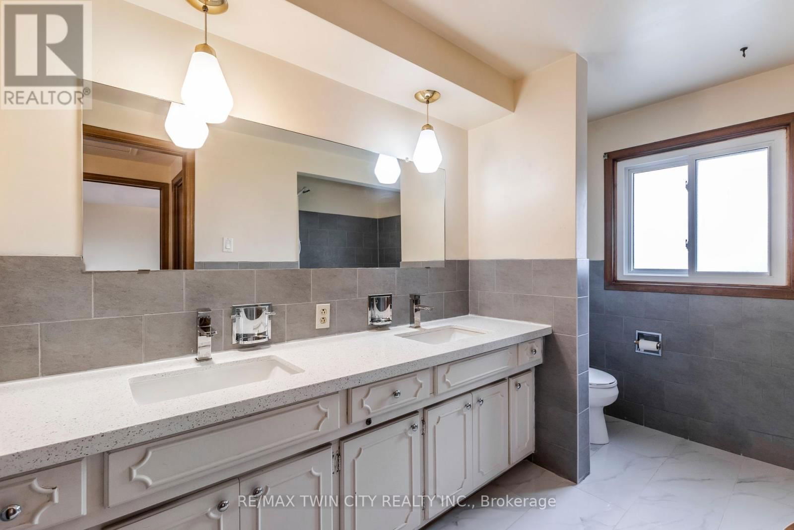 413 CARSON DRIVE Image 14