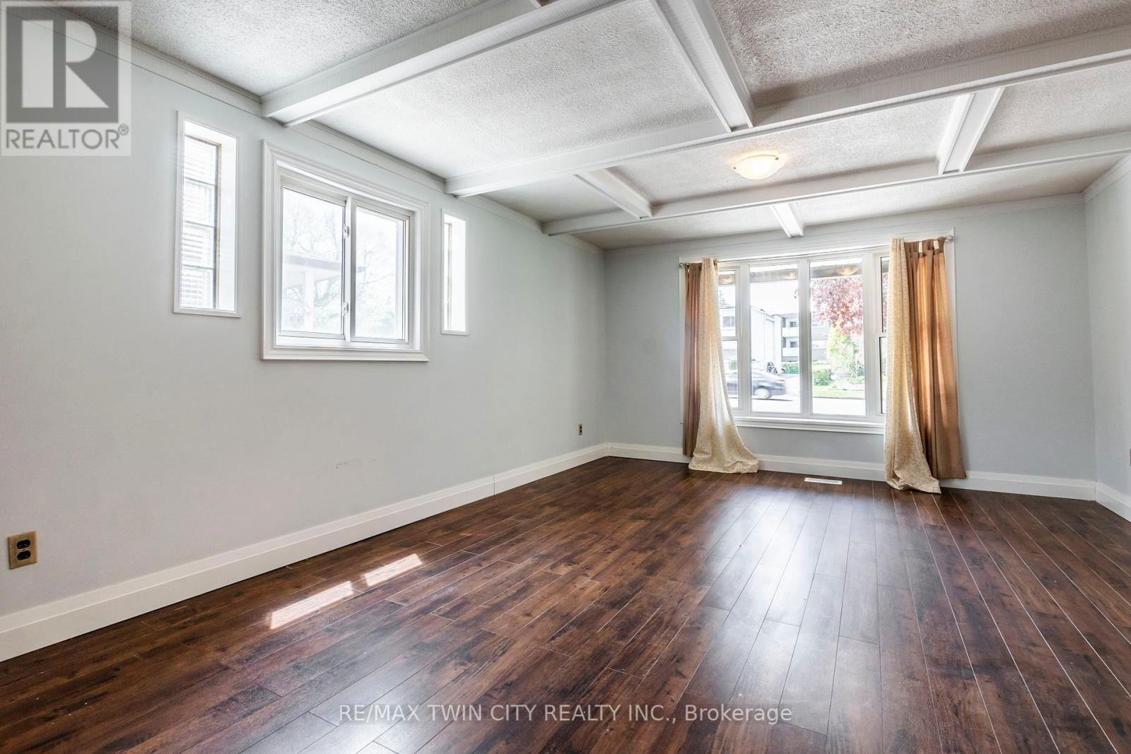 413 CARSON DRIVE Image 17
