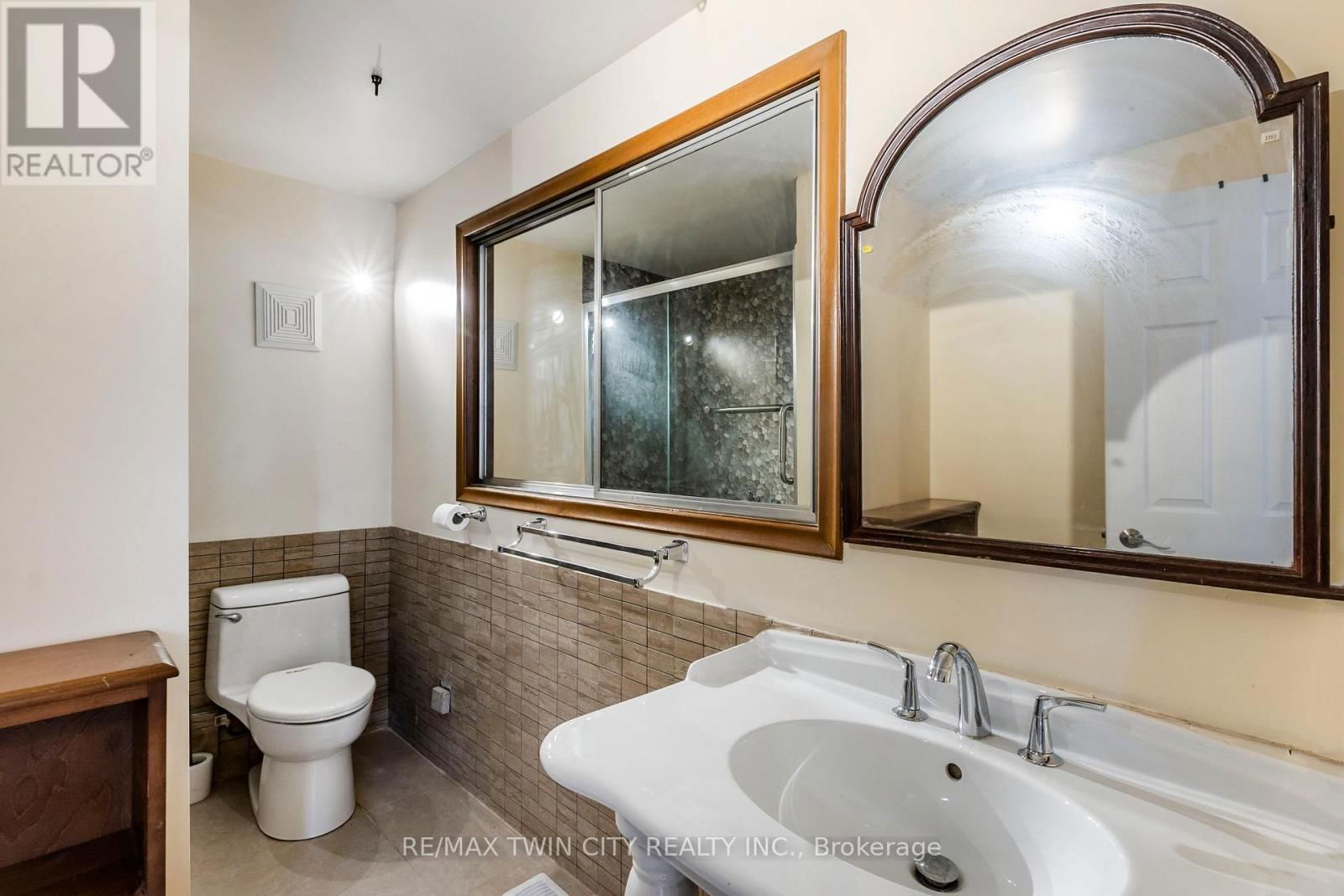 413 CARSON DRIVE Image 18