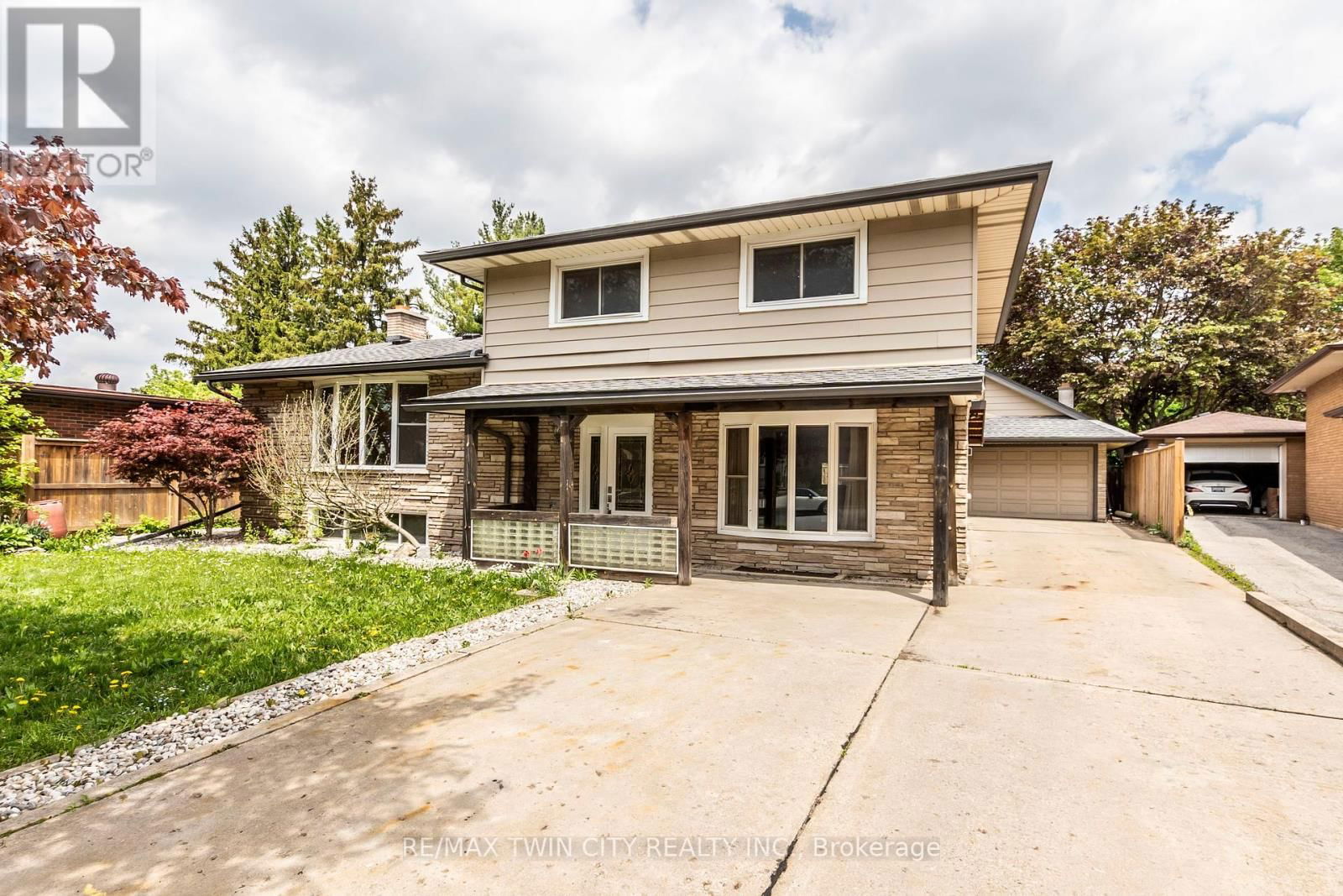 413 CARSON DRIVE Image 2