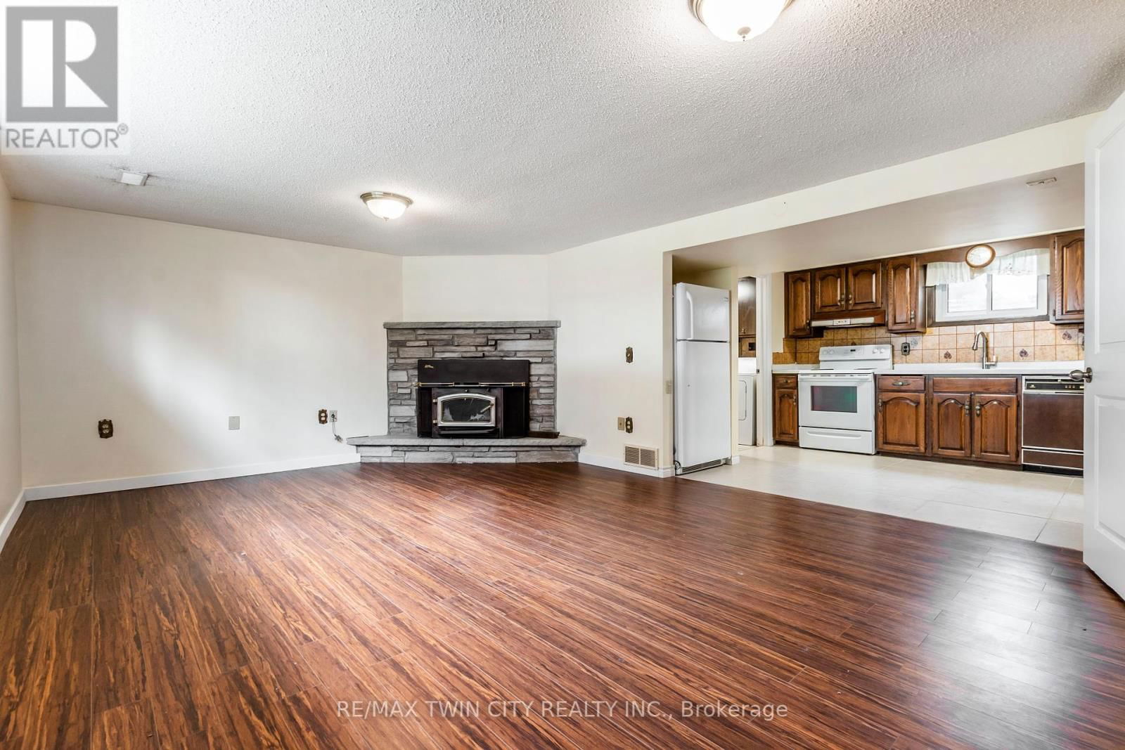 413 CARSON DRIVE Image 22