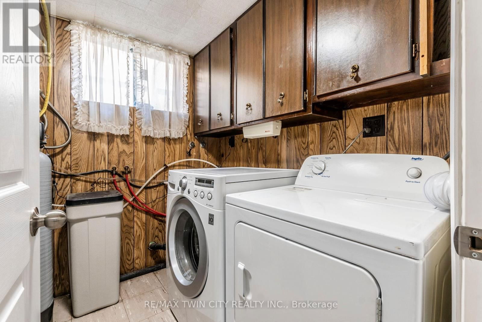 413 CARSON DRIVE Image 26