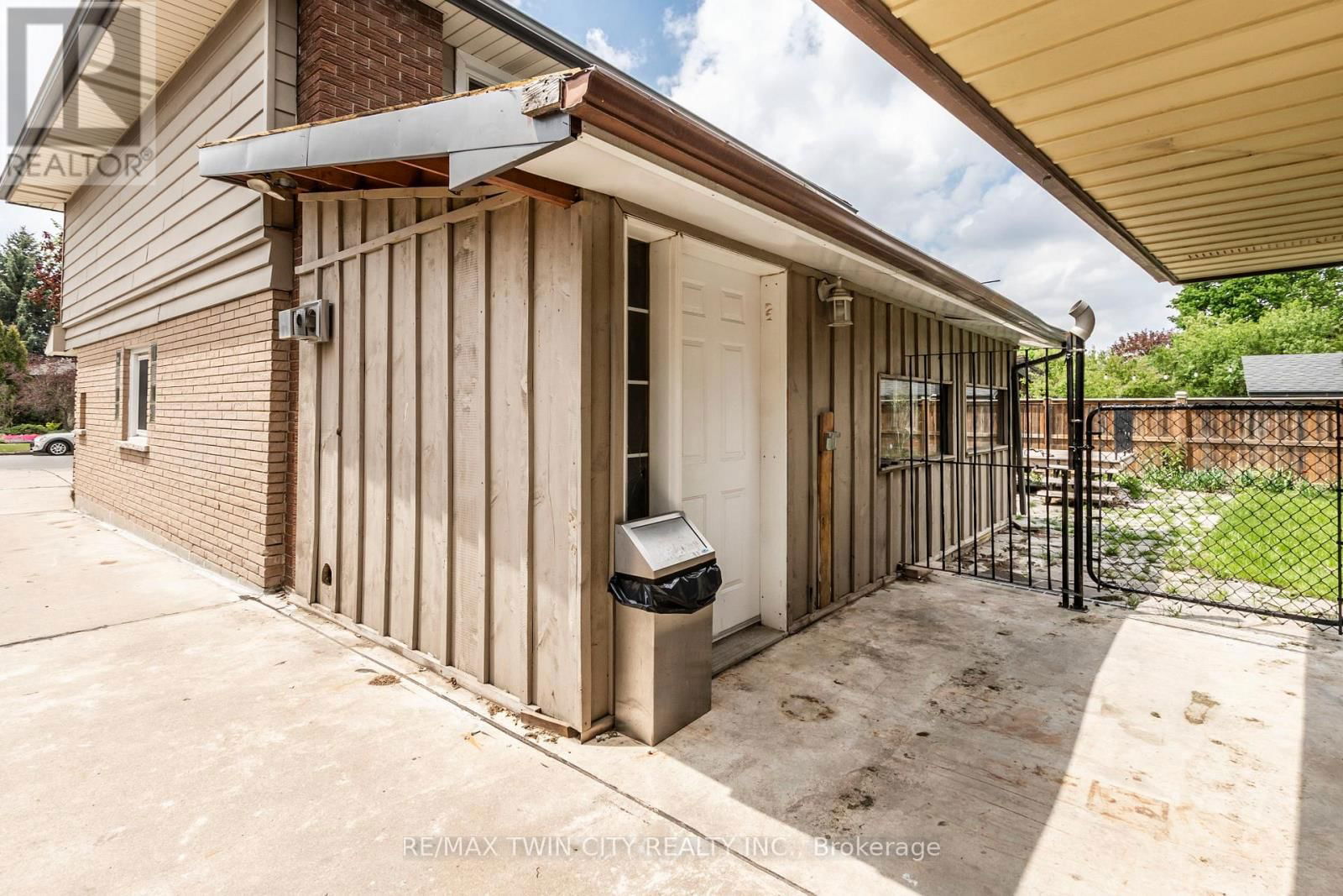 413 CARSON DRIVE Image 39