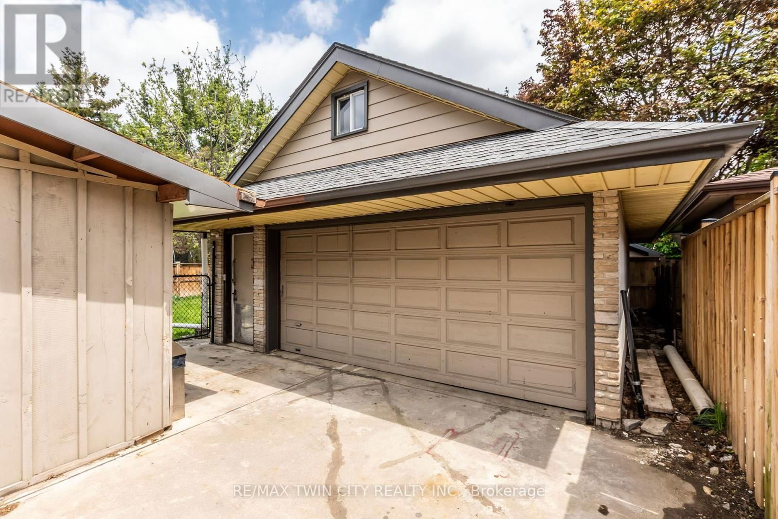 413 CARSON DRIVE Image 40
