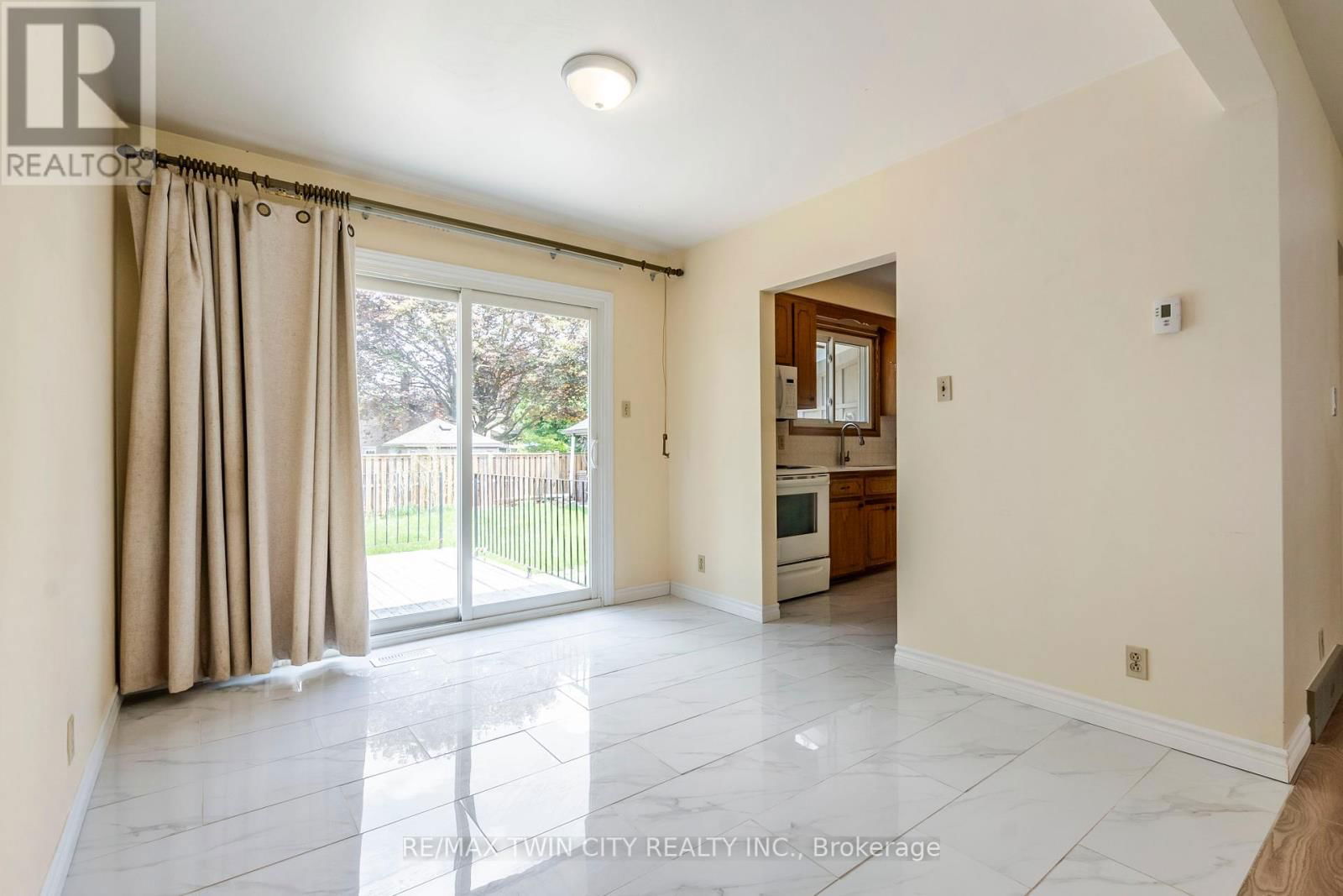 413 CARSON DRIVE Image 6