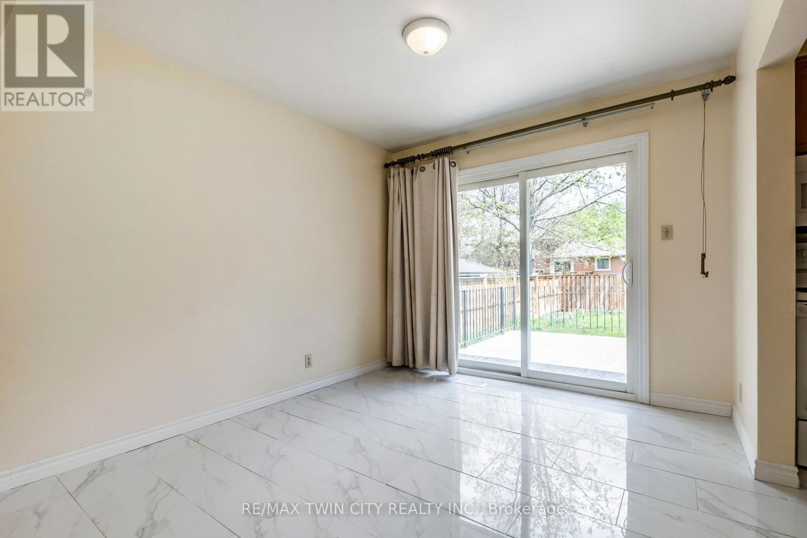 413 CARSON DRIVE Image 7