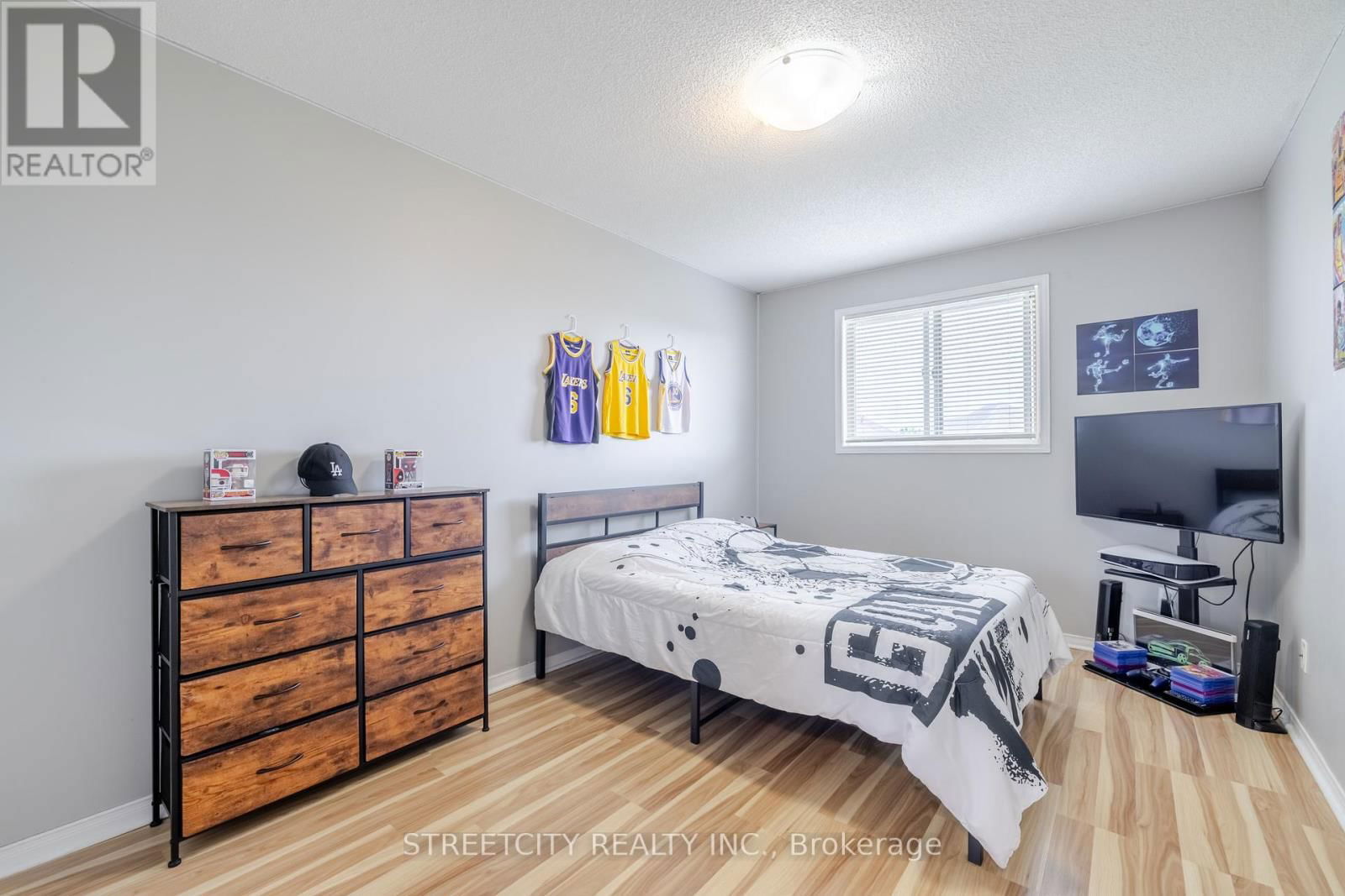 1315 LIMERIDGE ROAD EAST Image 19