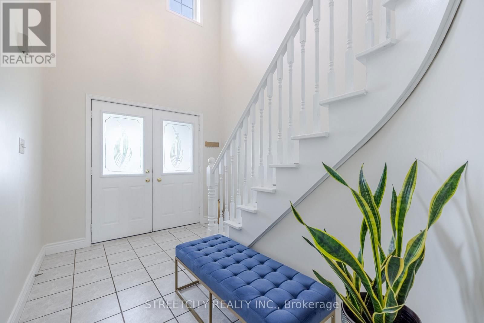 1315 LIMERIDGE ROAD EAST Image 3