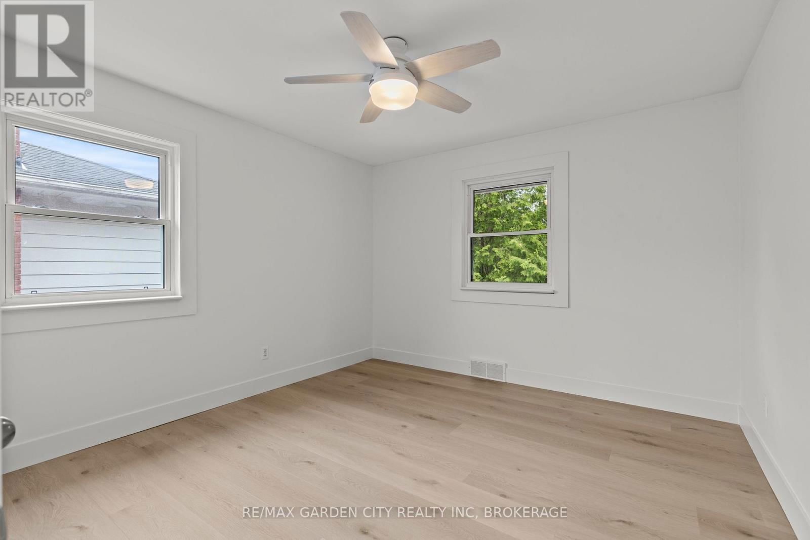 529 BUNTING ROAD Image 16