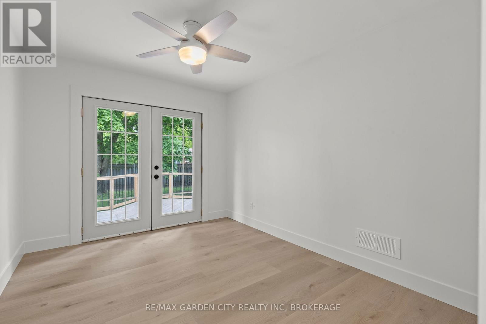 529 BUNTING ROAD Image 18