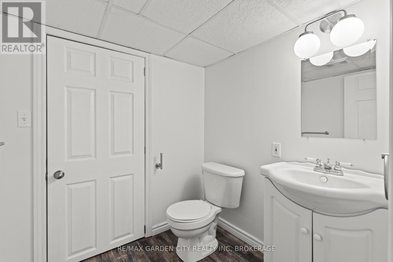 529 BUNTING ROAD Image 32