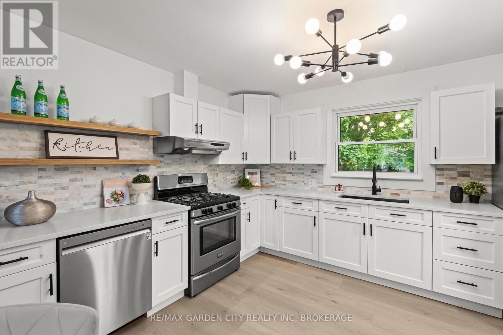 529 BUNTING ROAD Image 8