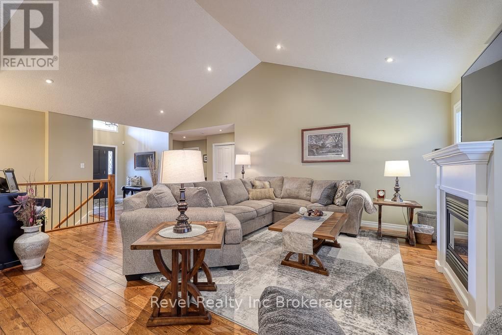 165 JUNO CRESCENT Image 10