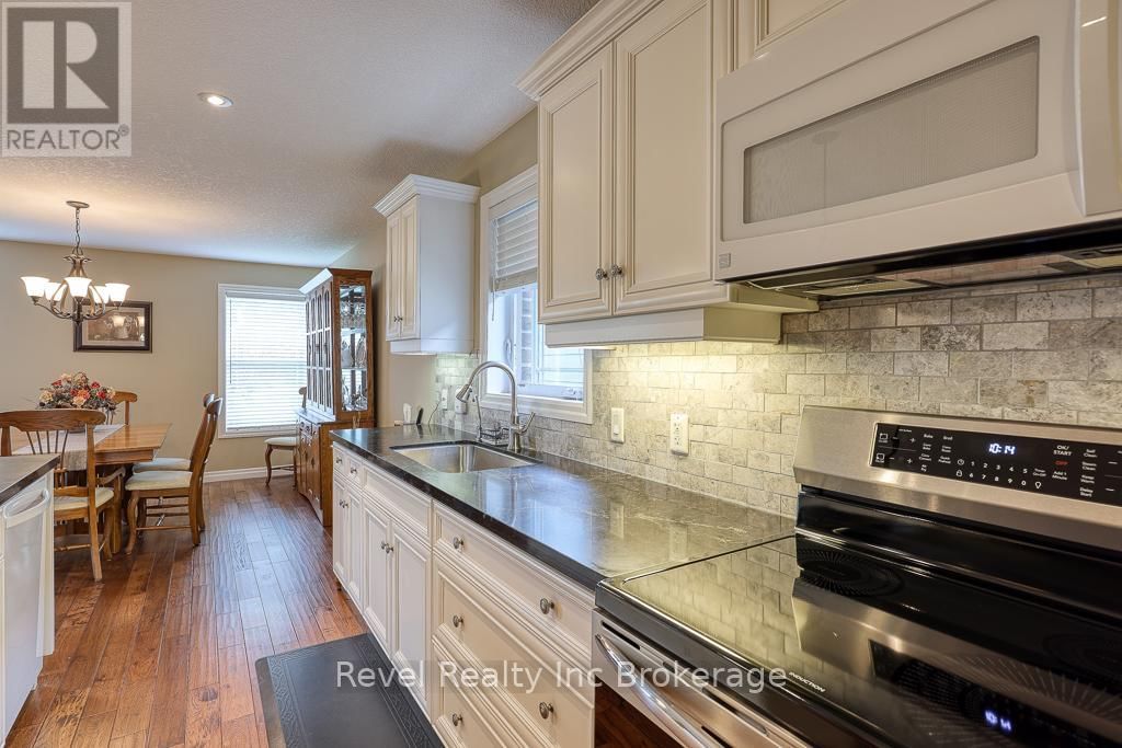 165 JUNO CRESCENT Image 15