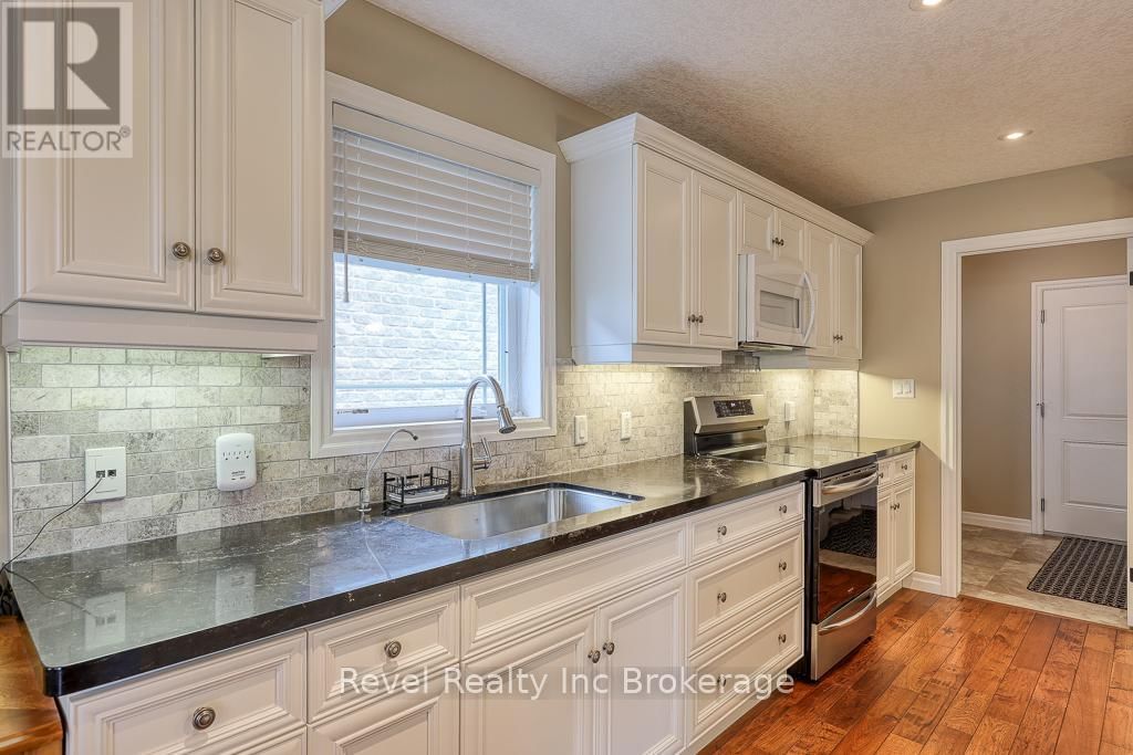 165 JUNO CRESCENT Image 16