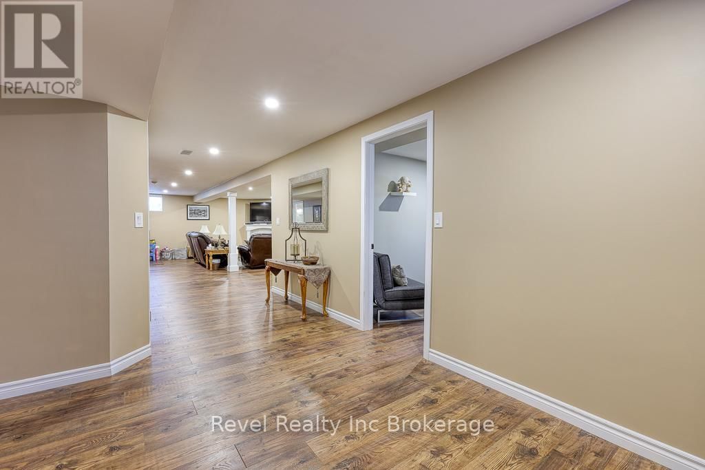 165 JUNO CRESCENT Image 25