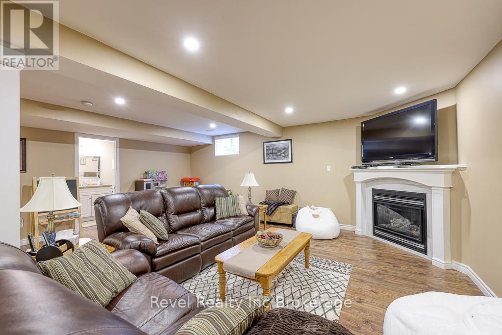 165 JUNO CRESCENT Image 29