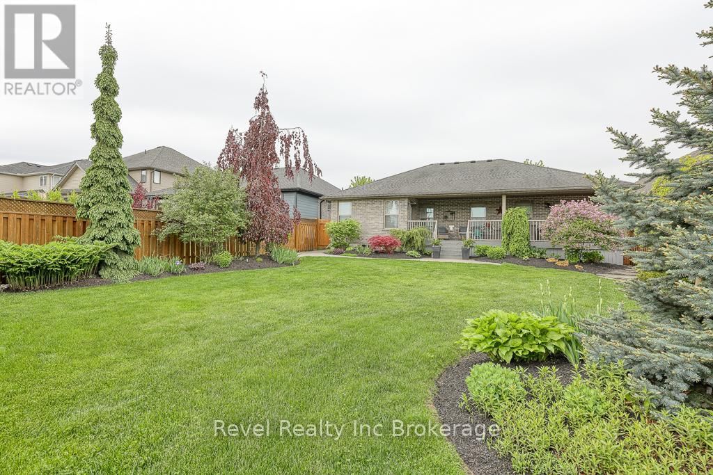 165 JUNO CRESCENT Image 36