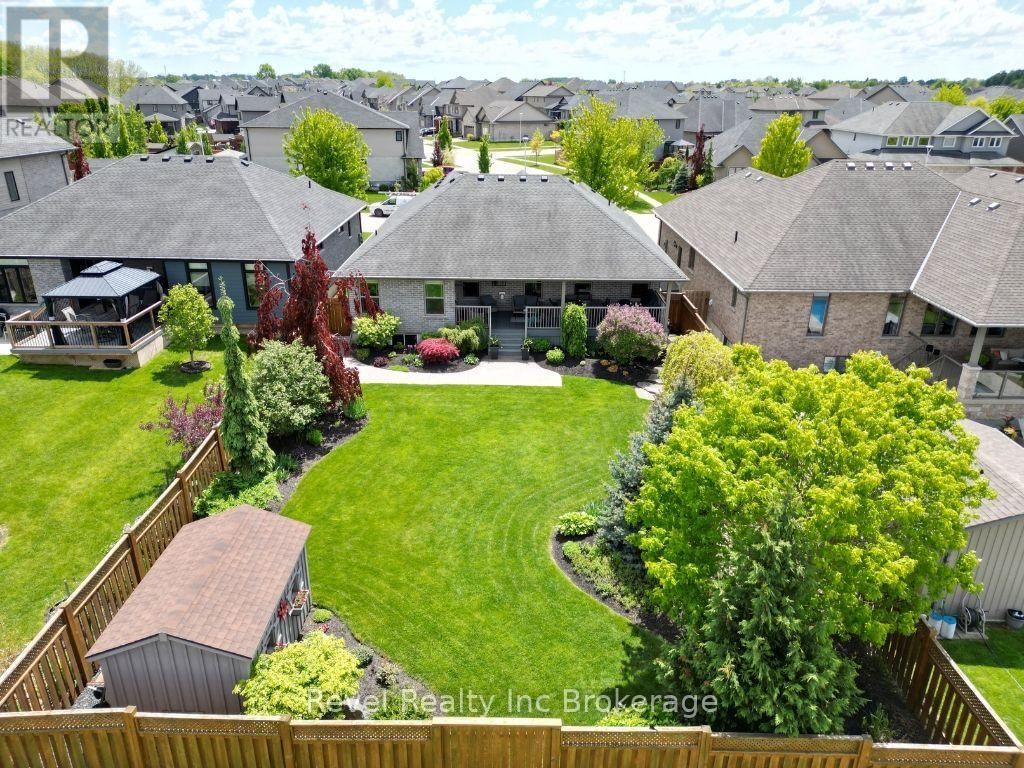 165 JUNO CRESCENT Image 38