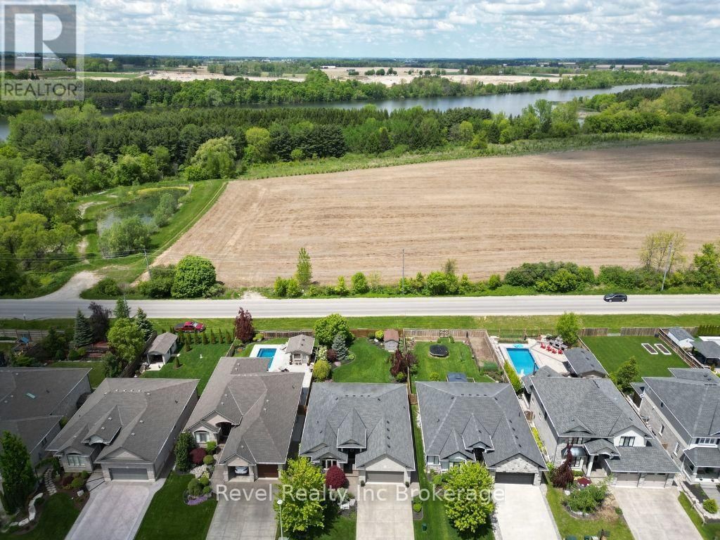 165 JUNO CRESCENT Image 40