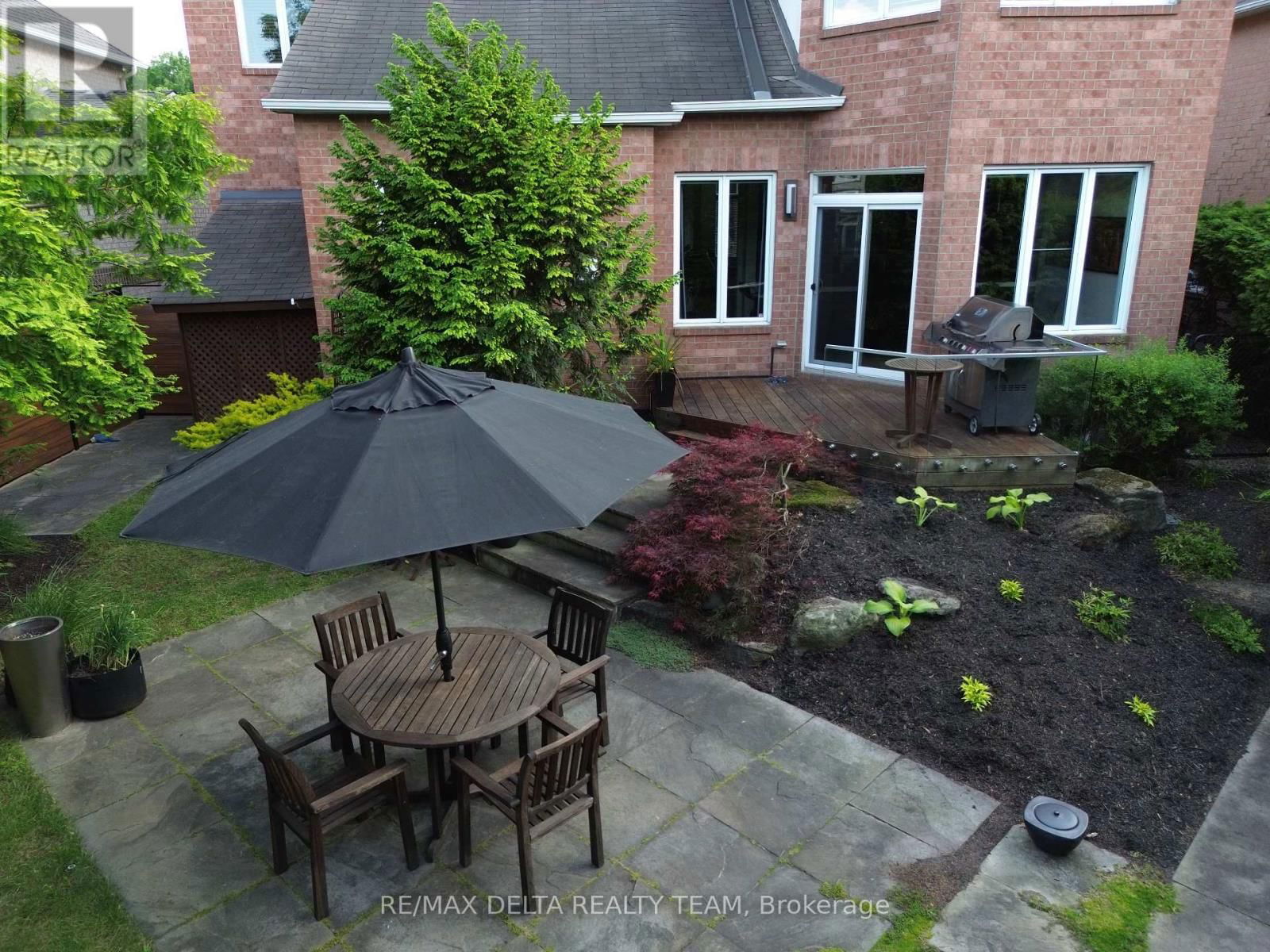 1703 DES SAPINS GARDENS Image 32