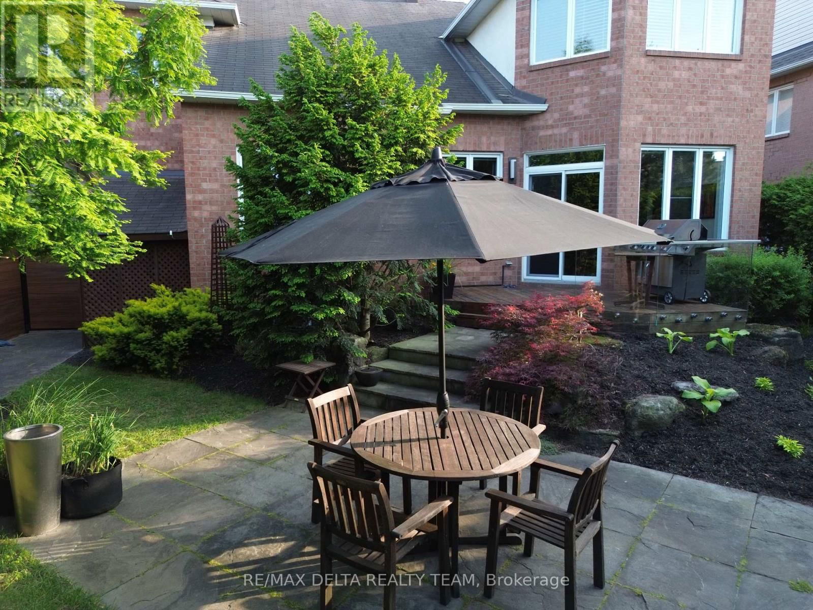 1703 DES SAPINS GARDENS Image 34