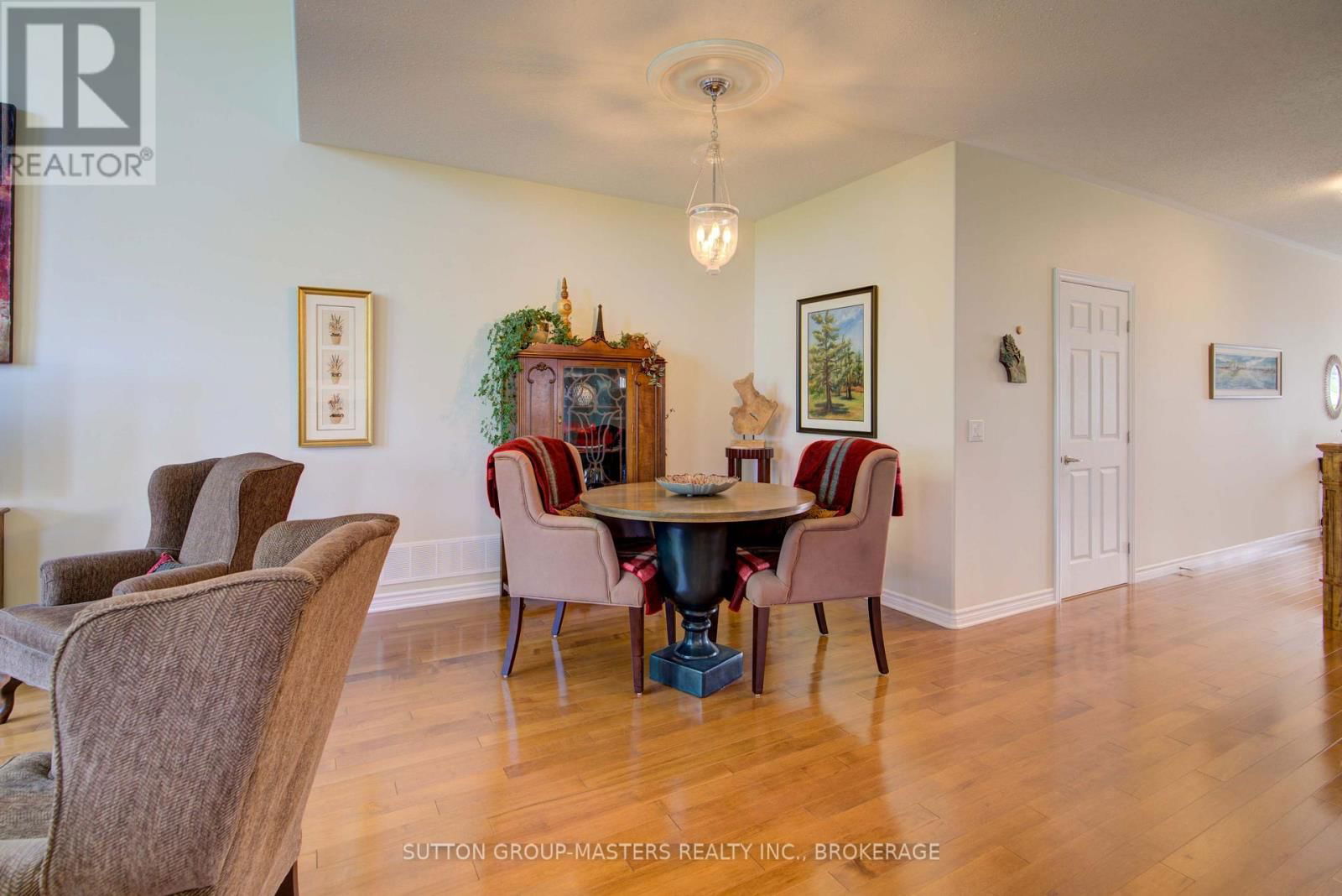 125 COUNTRY CLUB DRIVE Image 11