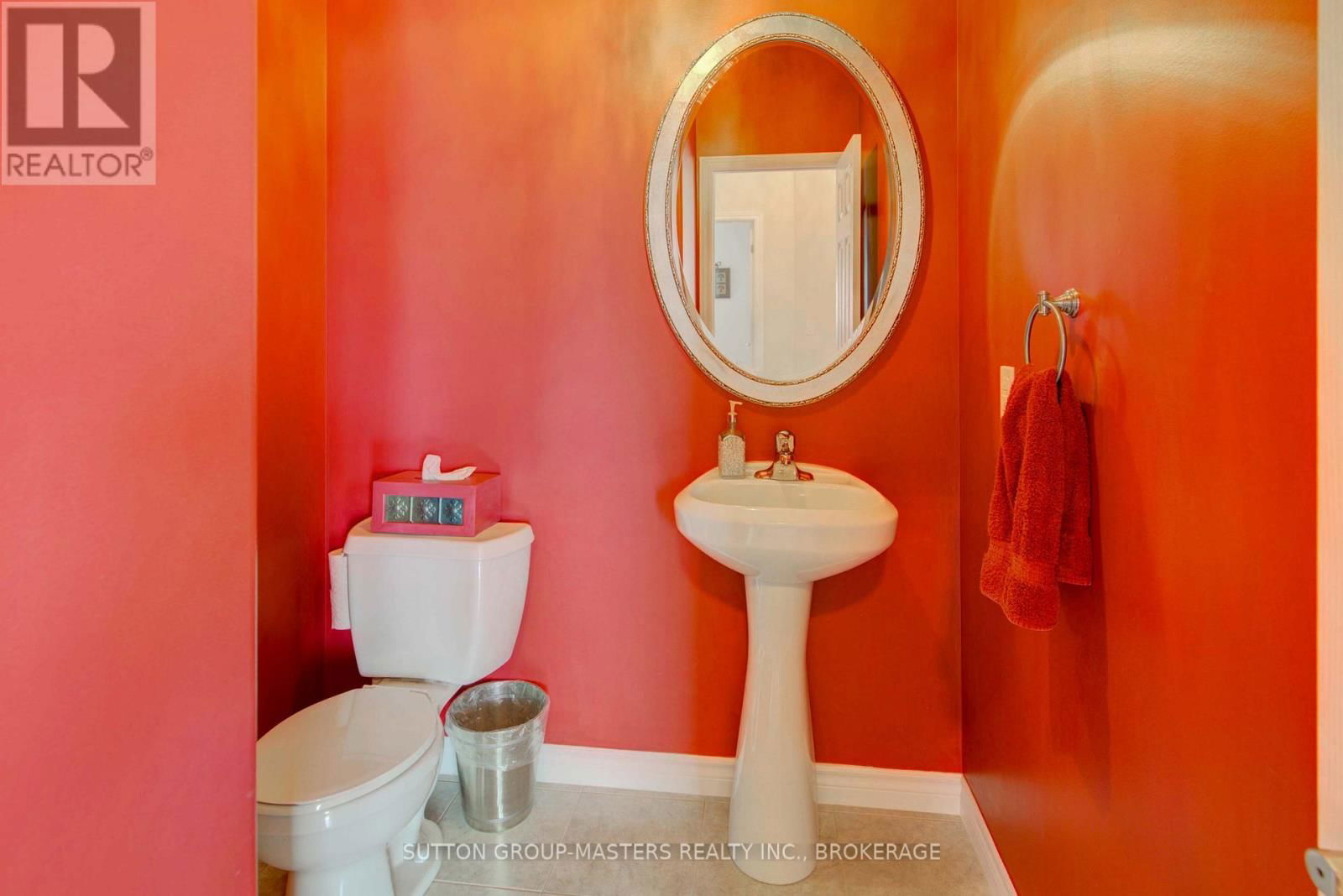125 COUNTRY CLUB DRIVE Image 32