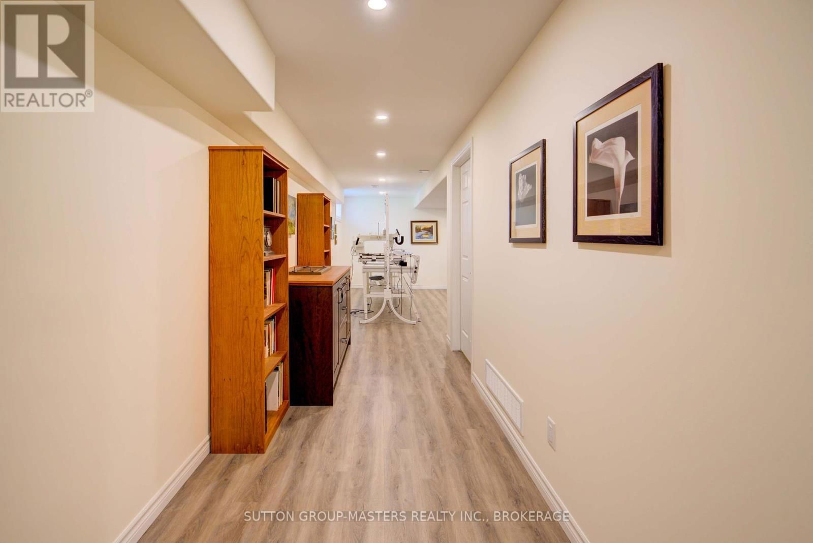 125 COUNTRY CLUB DRIVE Image 34