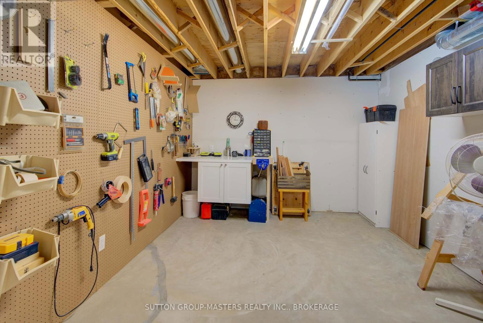 125 COUNTRY CLUB DRIVE Image 42